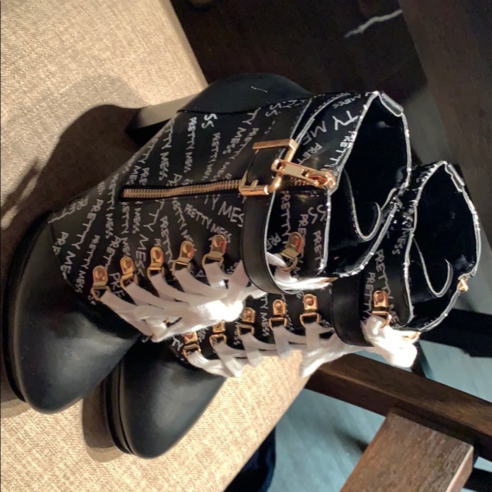 Shoe dazzle boots